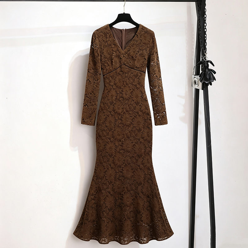 2026 Autumn French Vintage Lace Long Dress Slim V-Neck Flattering Commute Base Dress 91608