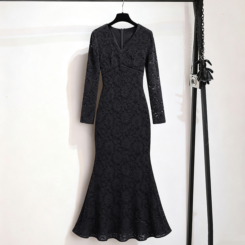 2026 Autumn French Vintage Lace Long Dress Slim V-Neck Flattering Commute Base Dress 91608 - Image 3